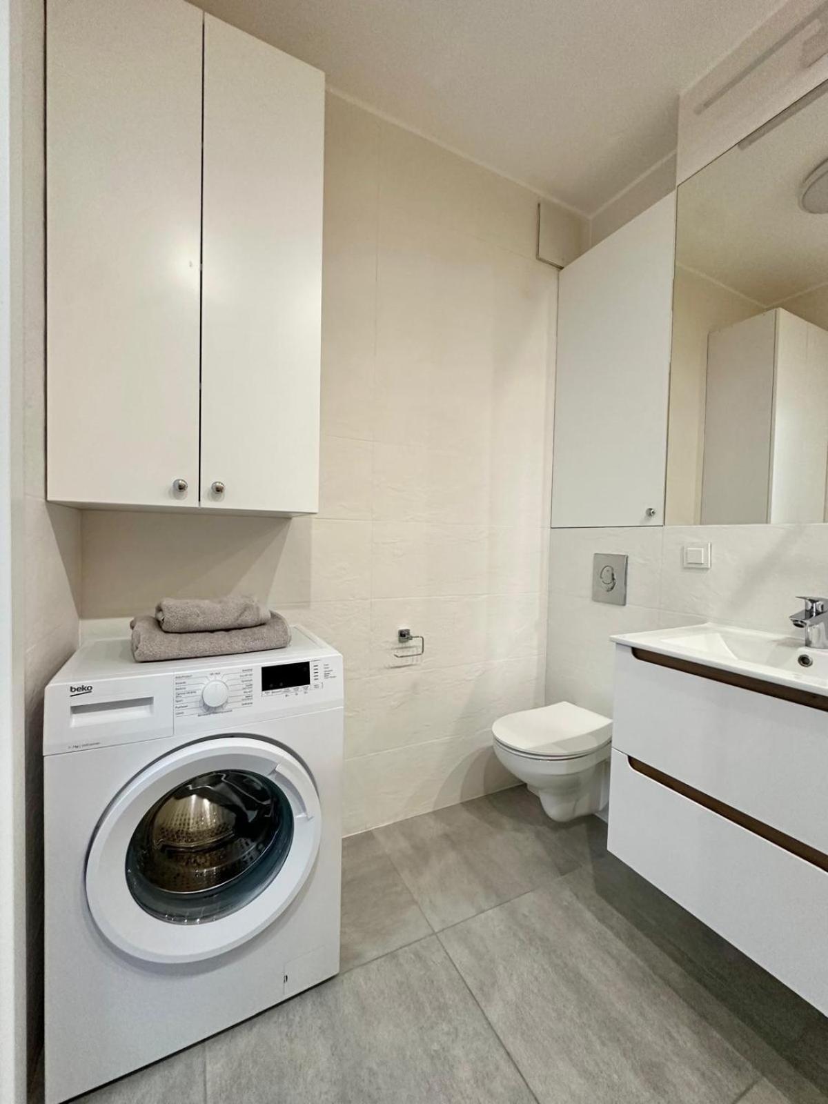 Apartament Superapart Dereniowa 60, Cozy Urban Retreat, Perfect Family Getaway *
